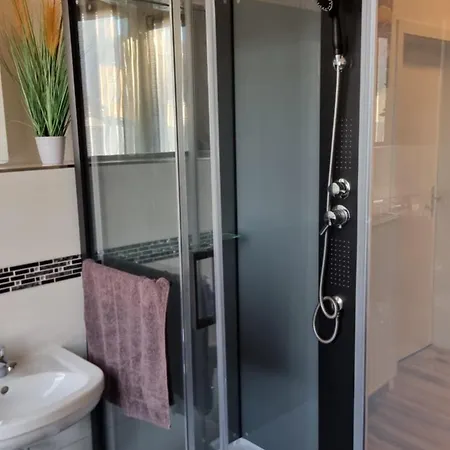 Monteurwohnung 3 아파트